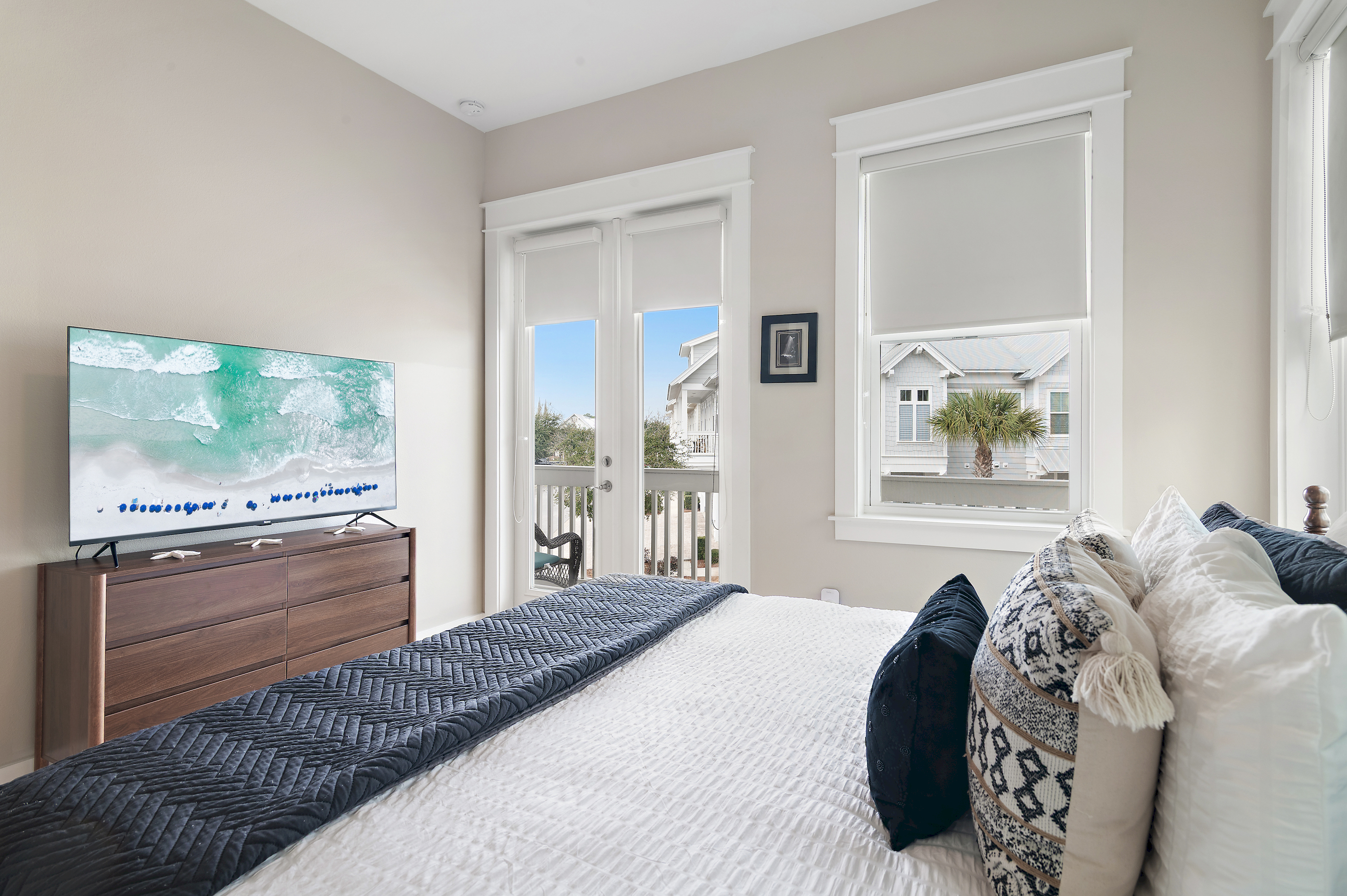 Second bedroom with plenty of space to relax