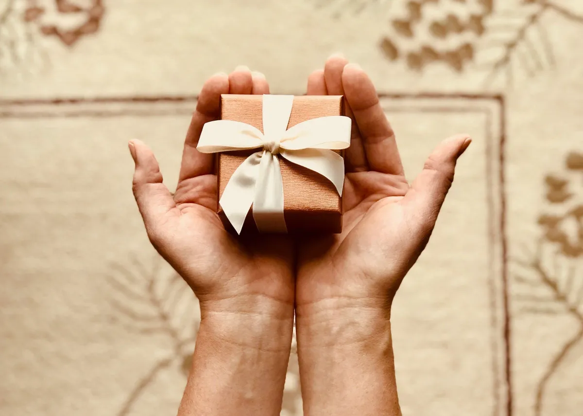Time as a Gift: Navigating the Holiday Season with Purpose and Presence