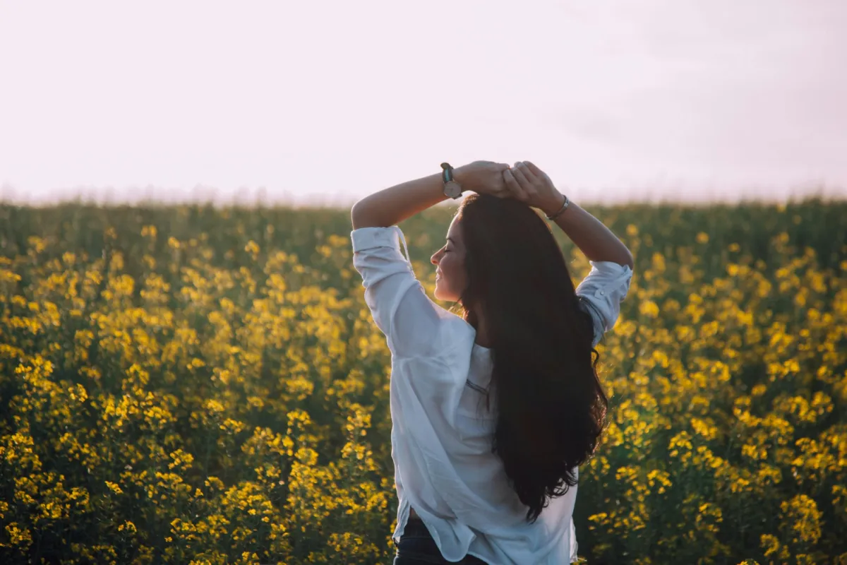Embrace the Now: Liberate Yourself from the Past and Manifest Your Future