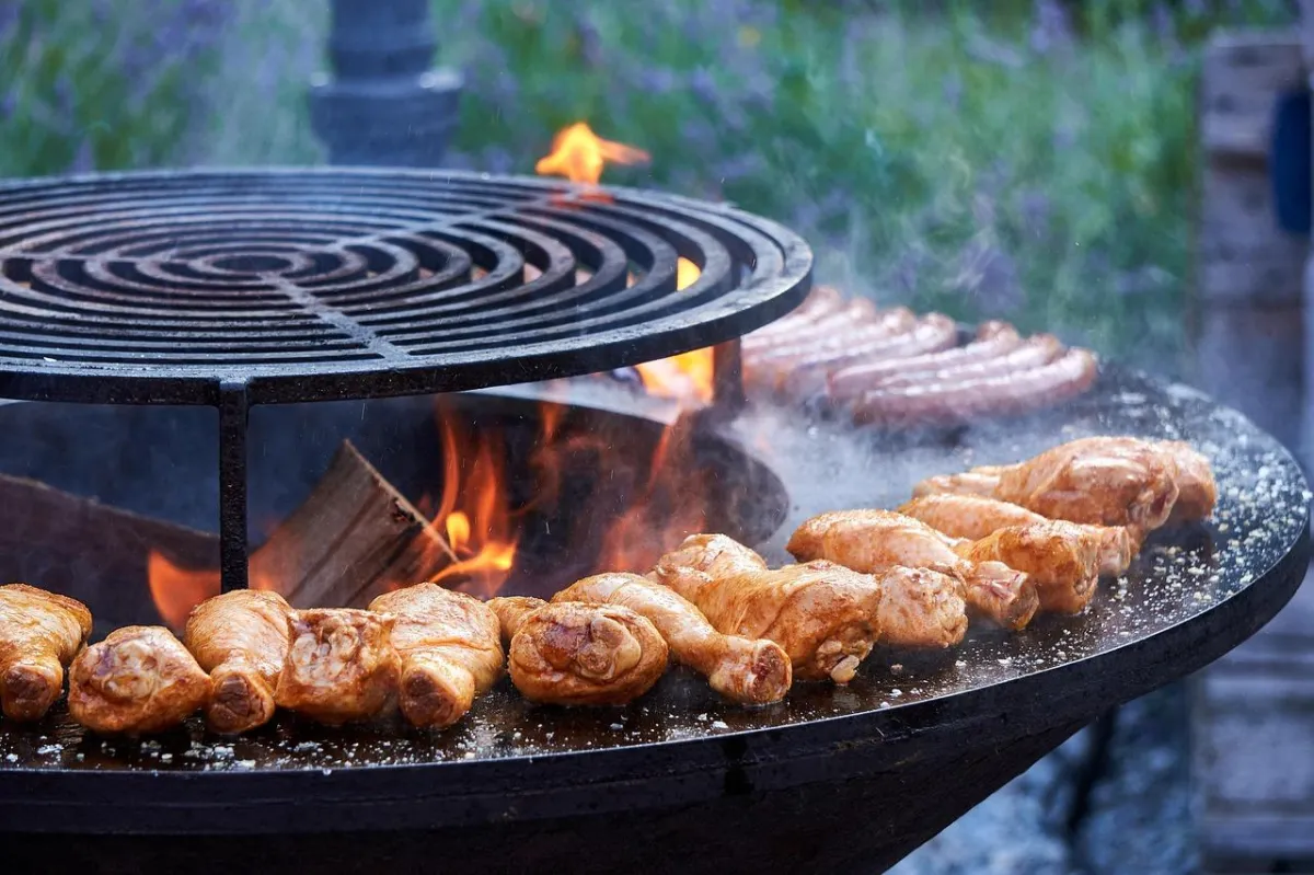 Savor the Best Smoked Ribs in Las Vegas at SmokinT's BBQ & Bar