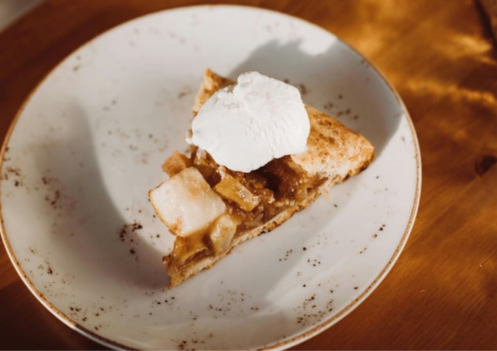 Need Autumn Dessert Ideas? Try these Easy Apple Dishes