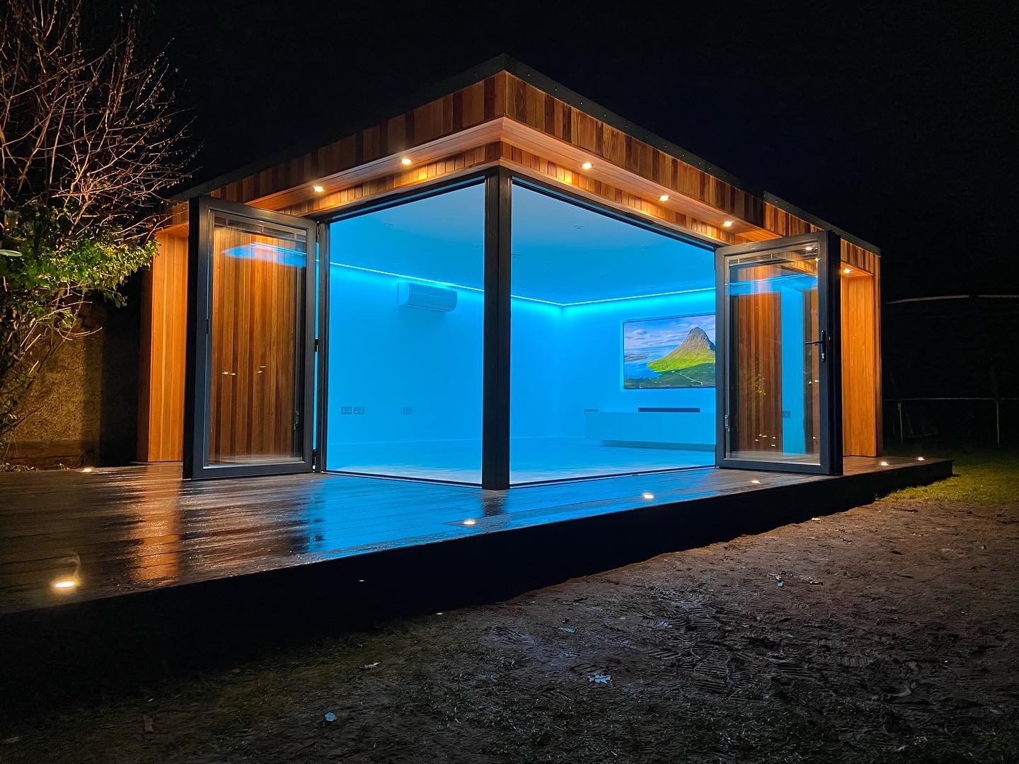 Bespoke garden room in Surrey