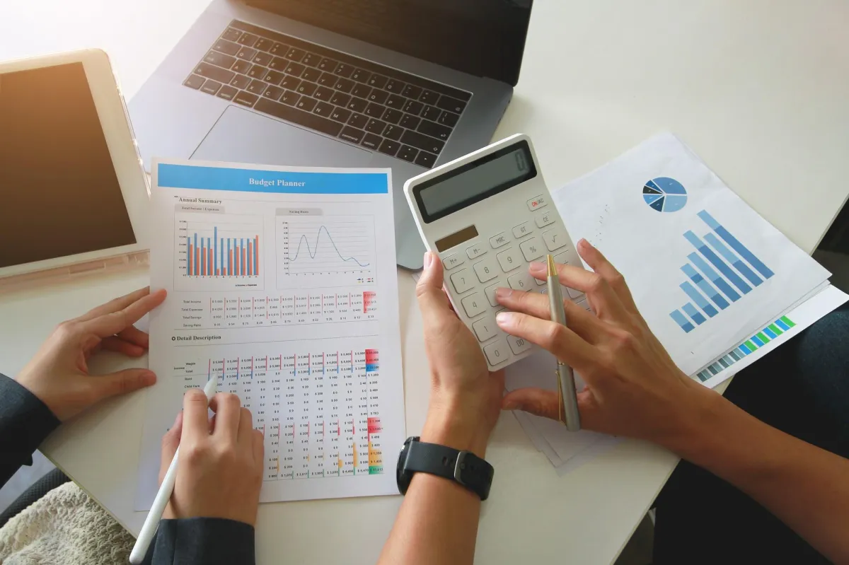 Louisville, KY - How a Bookkeeper Solves Unique Business Bookkeeping Challenges