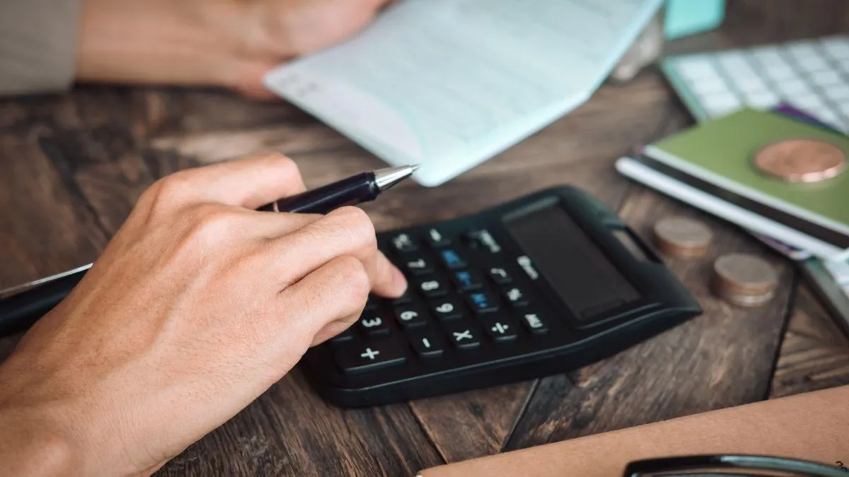 How to Claim Tax Relief on Workwear in the UK (and What Qualifies)
