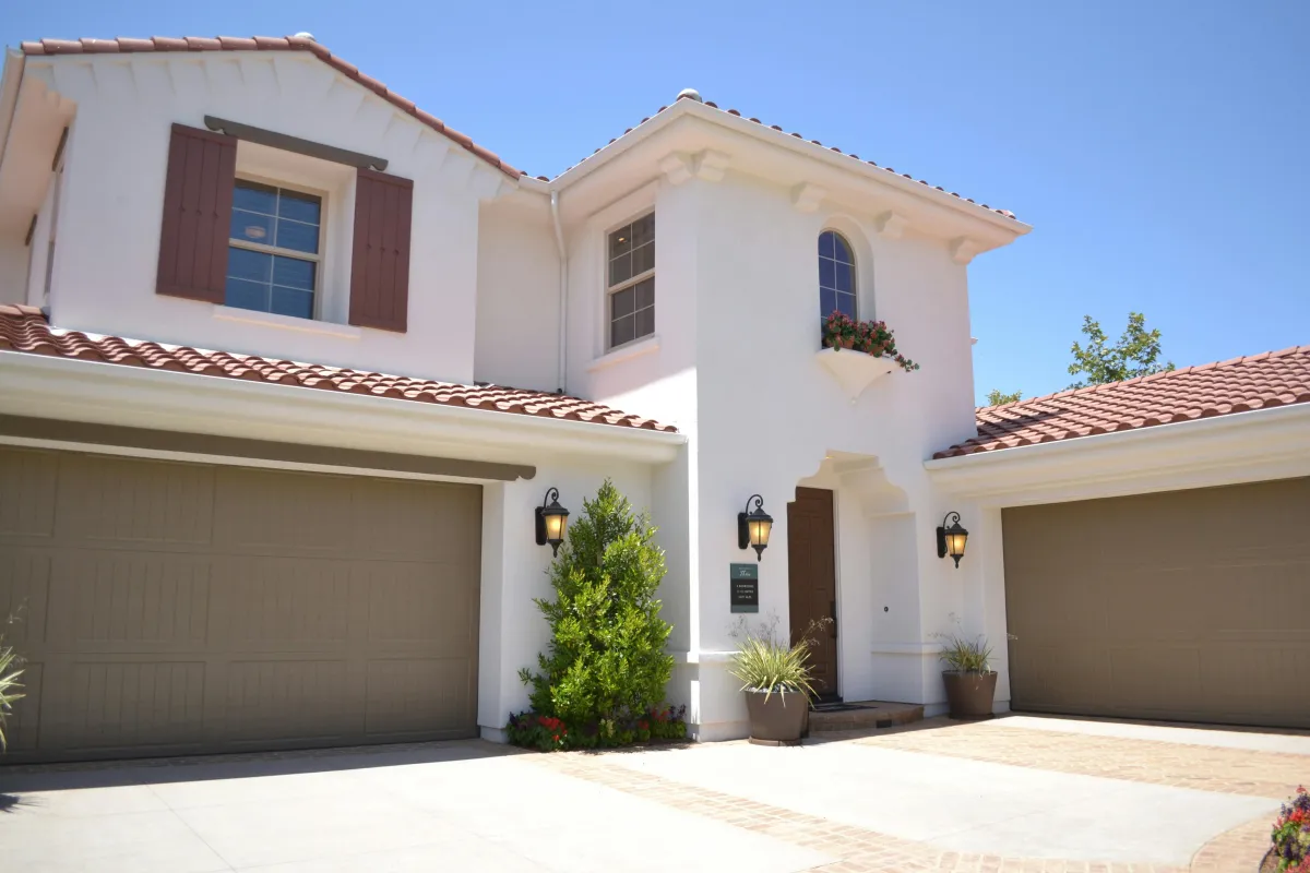Preparing Your Walls for Summer Heat and Coastal Humidity