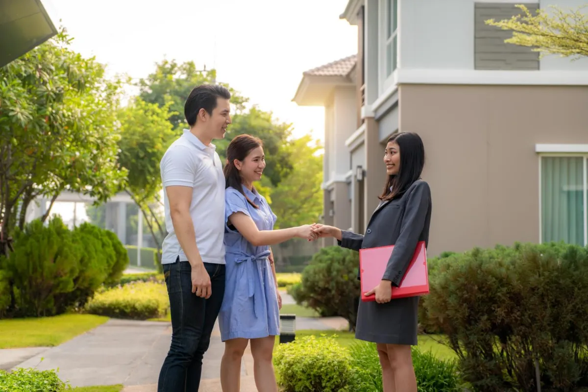 What to Expect From a Professional Real Estate Agent Service