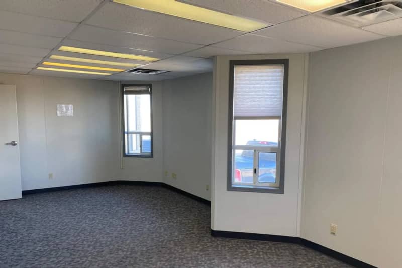 5701 - 59 Ave Lloydminster, AB