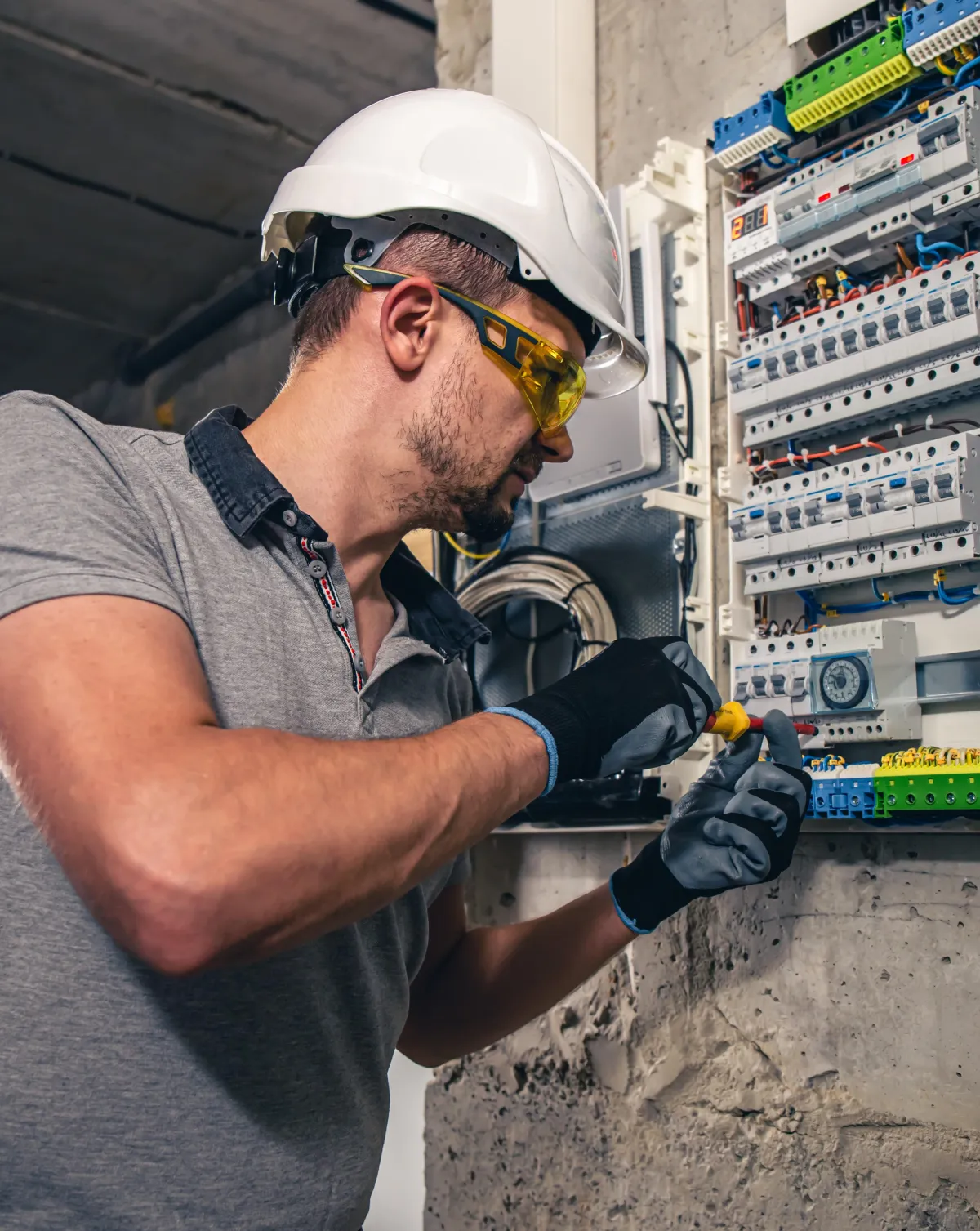 low voltage contractor/worker