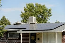 Lindon solar infographic with 30% ITC rebate calculator, Tesla Powerwall pricing, and Rocky Mountain Power discount visuals