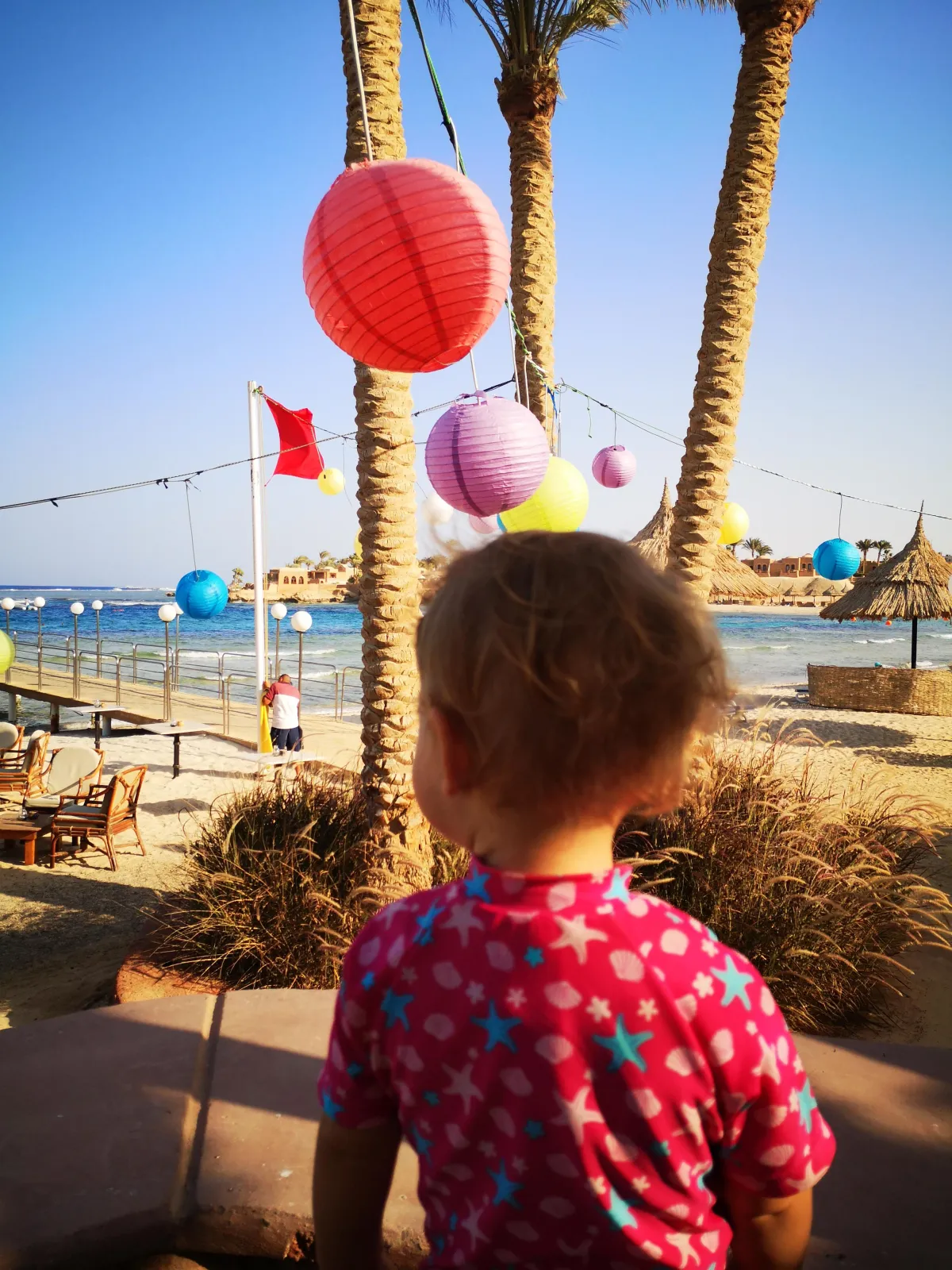 Unser erster Tauchurlaub mit Kleinkind: Zwischen Windeln, Wetsuit und Wasserspaß