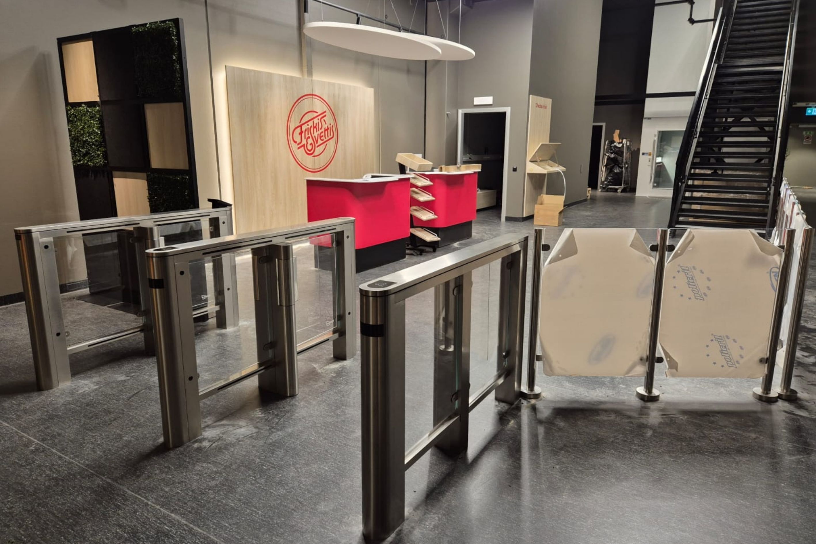 Ett nytt kundprojekt i drift – speedgates för säker och effektiv passage