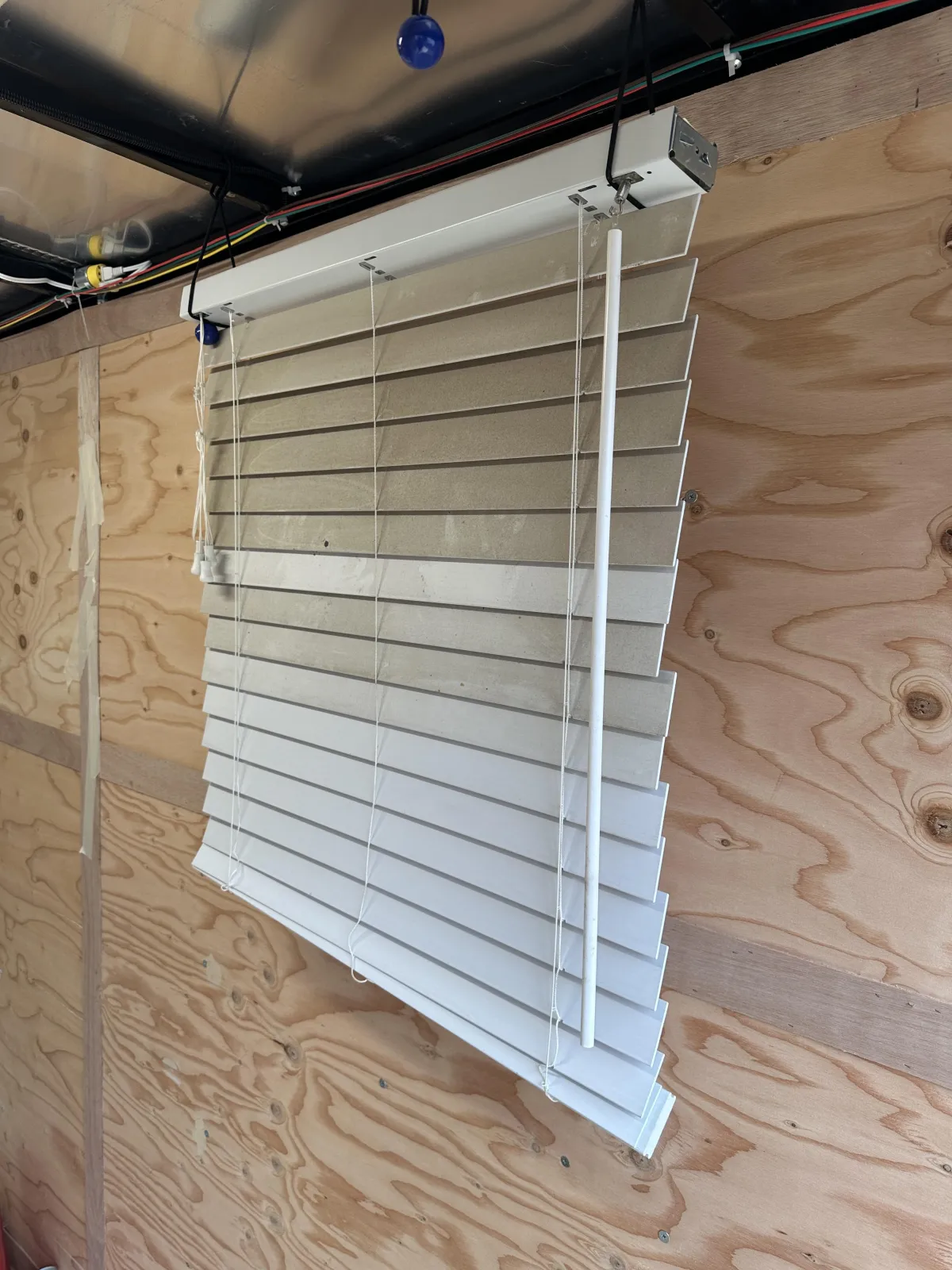 Dirty window blind