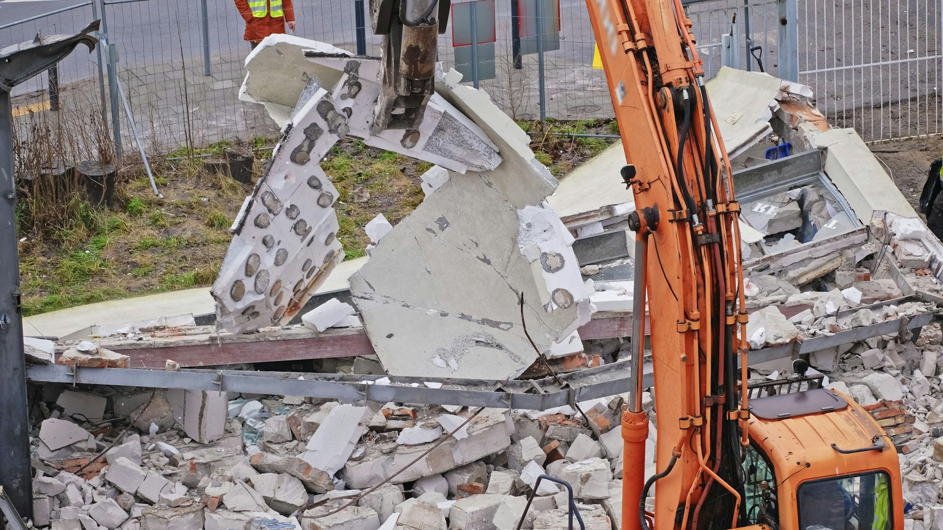 Why Construction Debris Removal Matters for Lubbock Home Projects