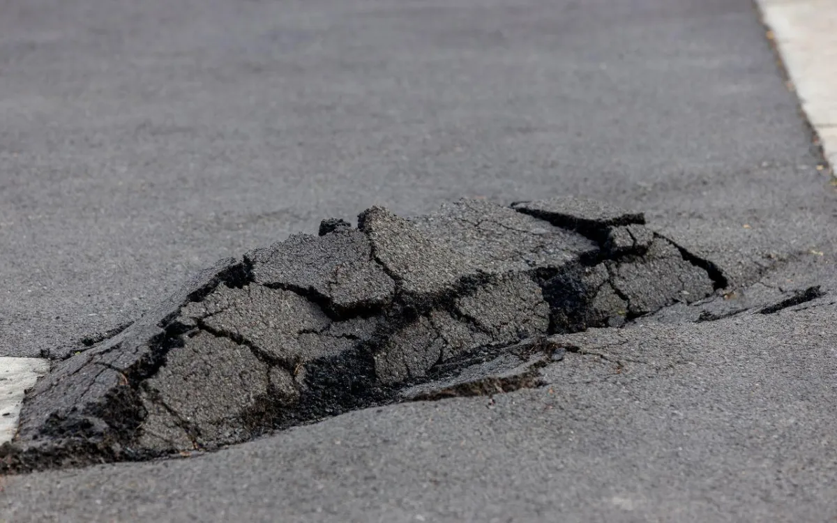 Expert Asphalt Repair Tips for Commercial Use