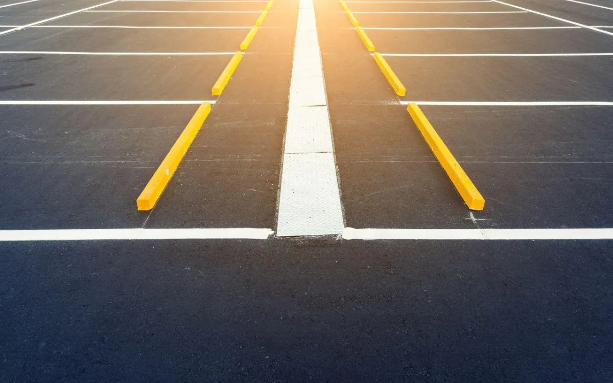 Maintaining and Repairing Parking Lot Asphalt