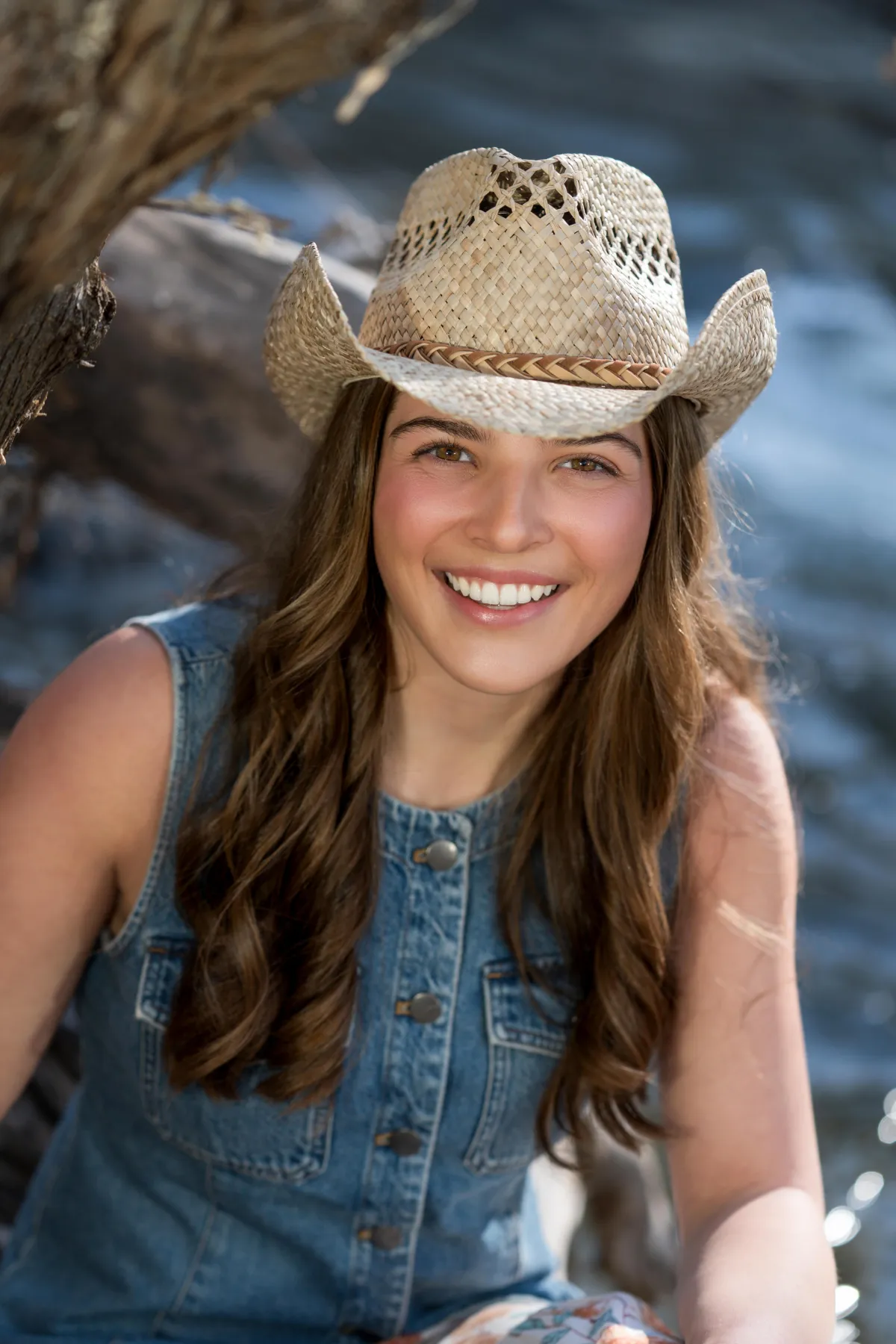 Mary’s Senior Session – A Portrait of Grace, Growth & a Little Bit of Snow
