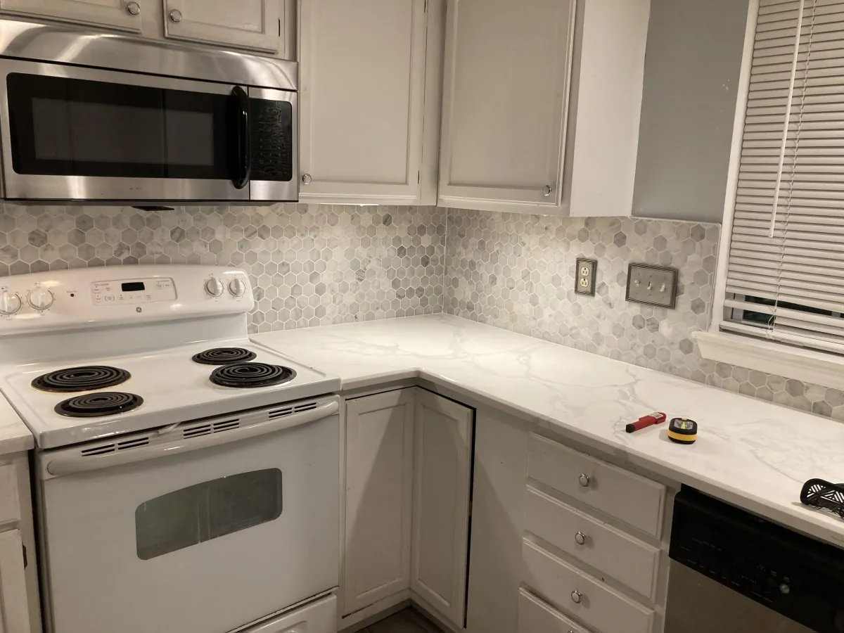 Backsplash with LED Lighting