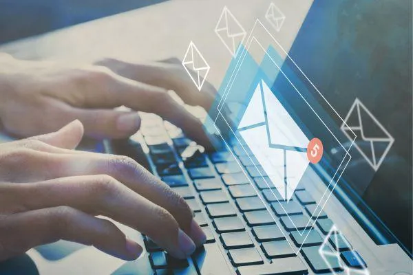 Optimistemplates d'email GoHighLevel
