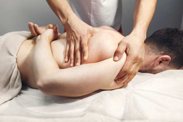  Difference Between Massage Therapy and Physiotherapy in Calgary