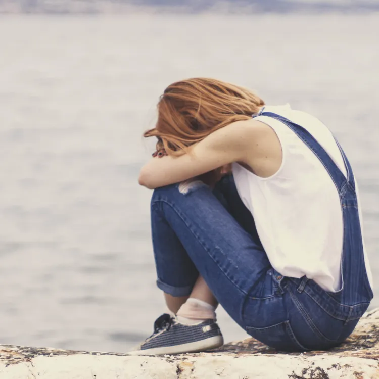 Women crying on her own