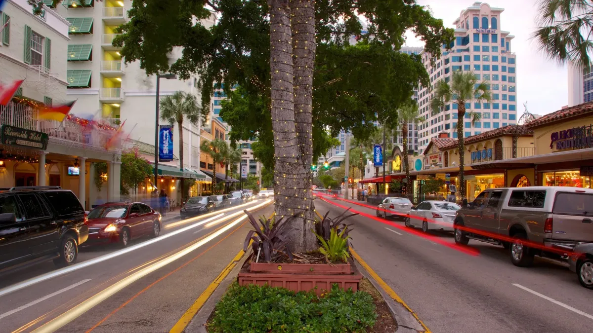 Parking in Downtown Fort Lauderdale: A Local’s Guide for Drivers and Visitors | Onyx Unlimited Car Rentals, Fort Lauderdale