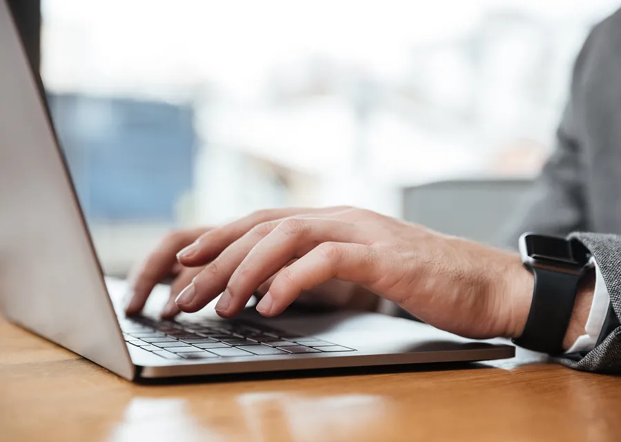 How to Write a VA Job Post That Attracts Owners, Not Order-Takers