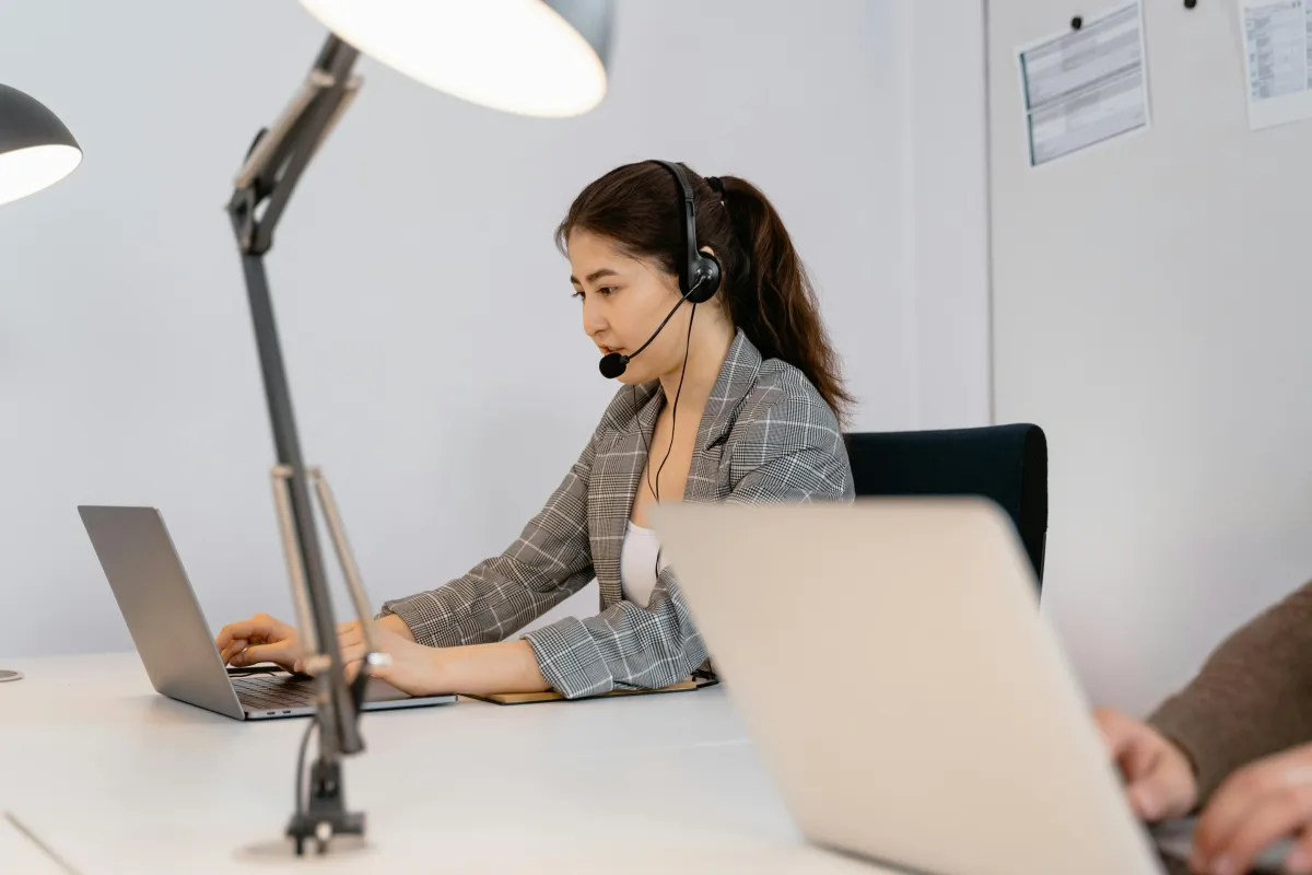 Engage Customers 247 with AI Chatbots and Voice Assistants