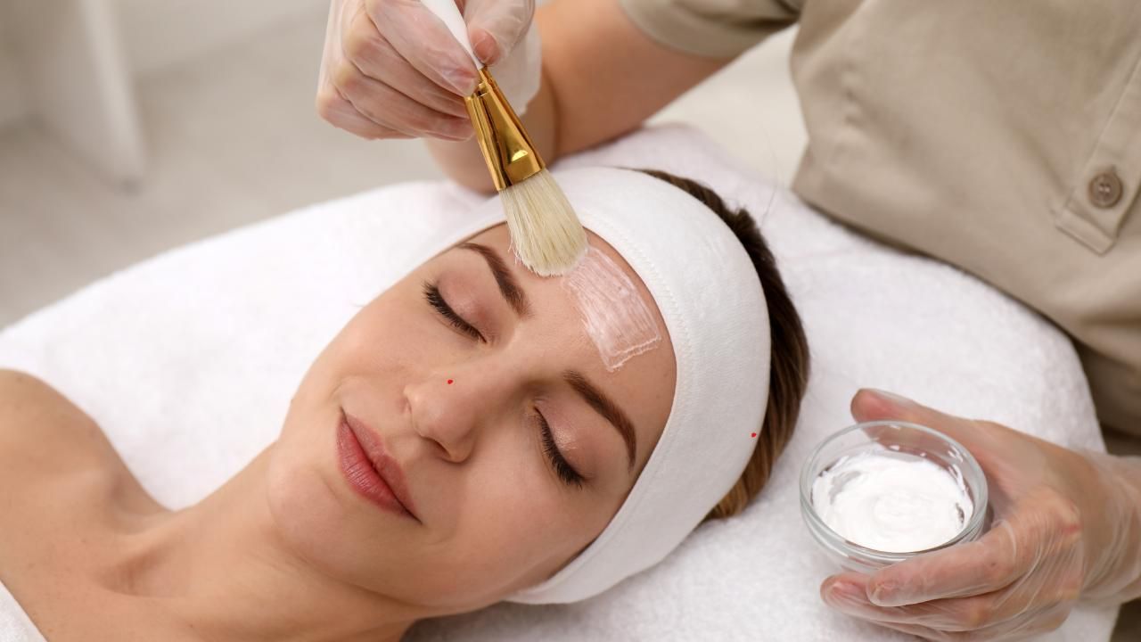 Medical Facial or Spa Facial: What’s the Difference?