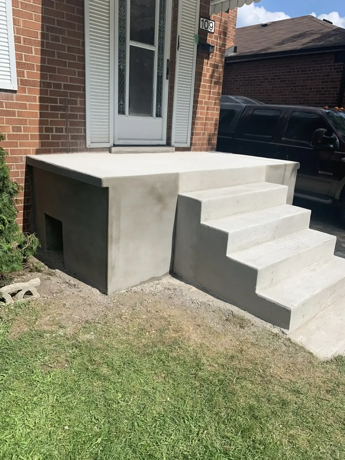 Custom Concrete Stairs -Toronto Contractor