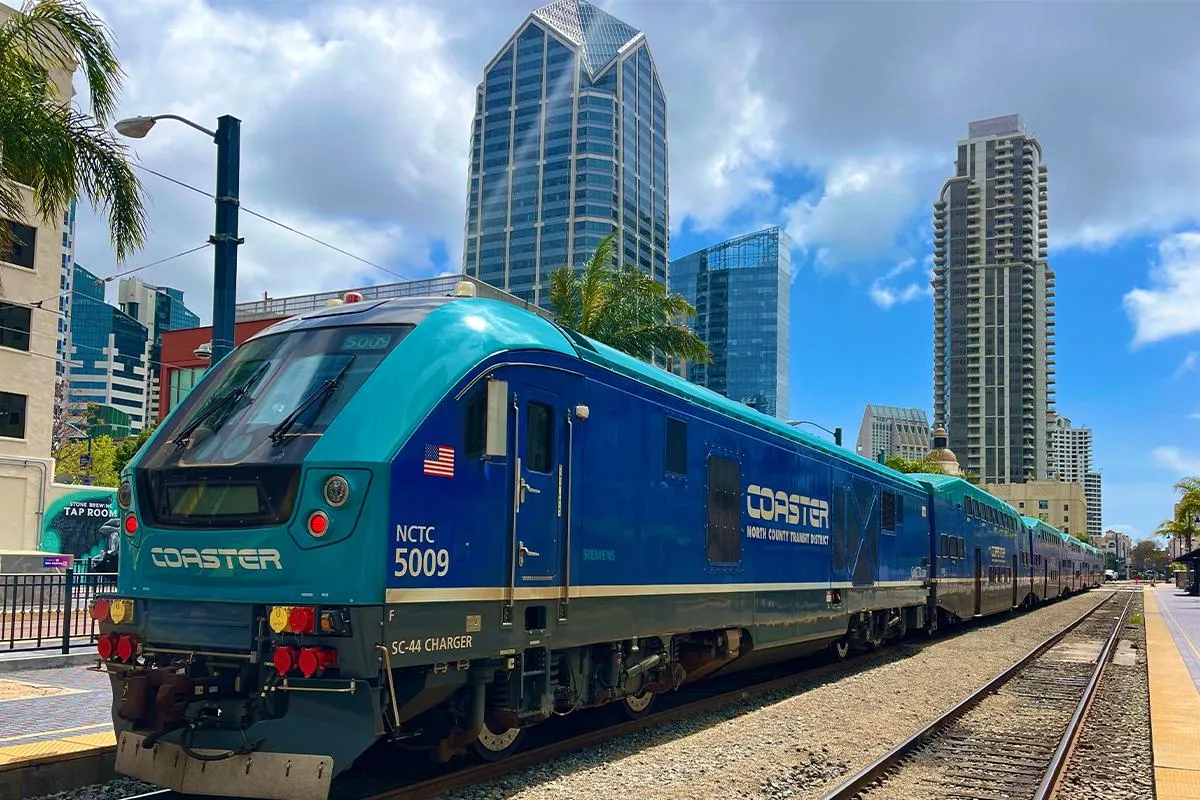 Explore San Diego Without a Car: Ride the COASTER from Moonlight Beach