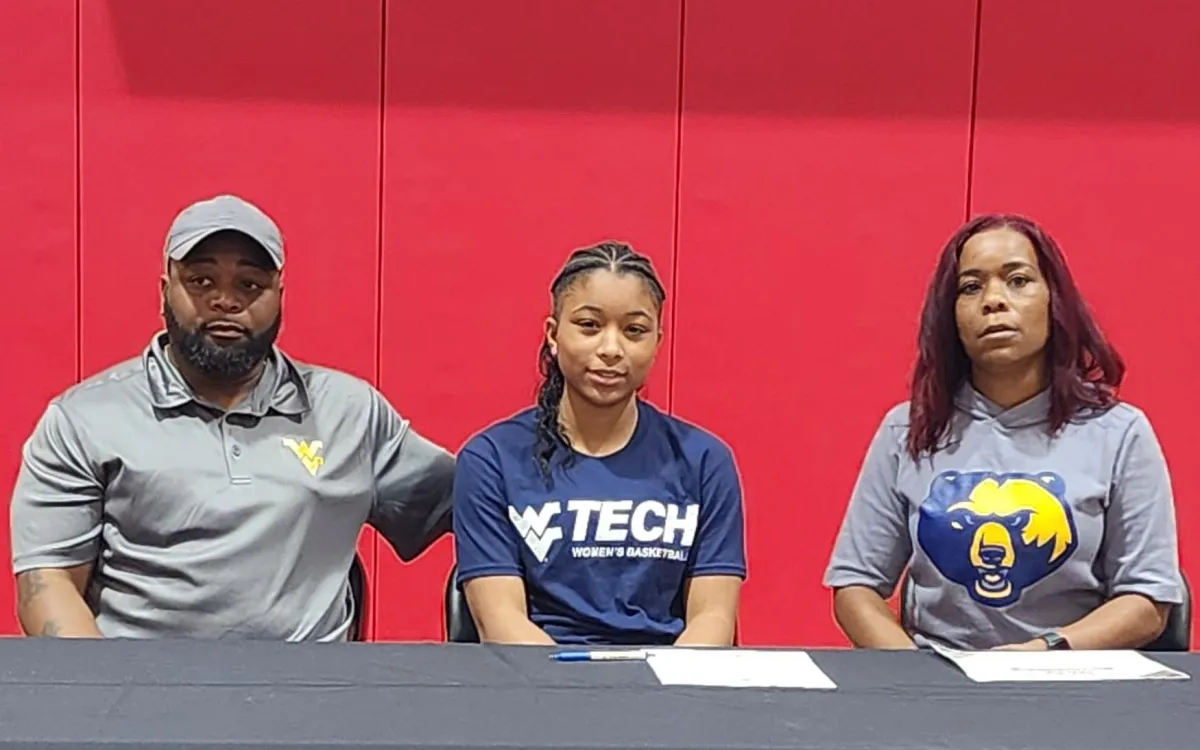 Oak Hill Girls Basketball standout Taysia Gray signs with WVU Tech