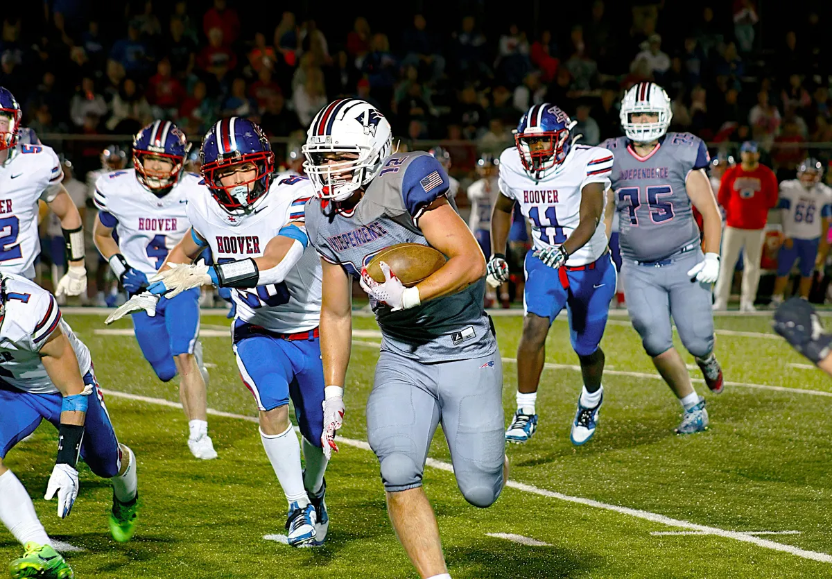 HS Football: AA Independence stands tall against AAA Herbert Hoover
