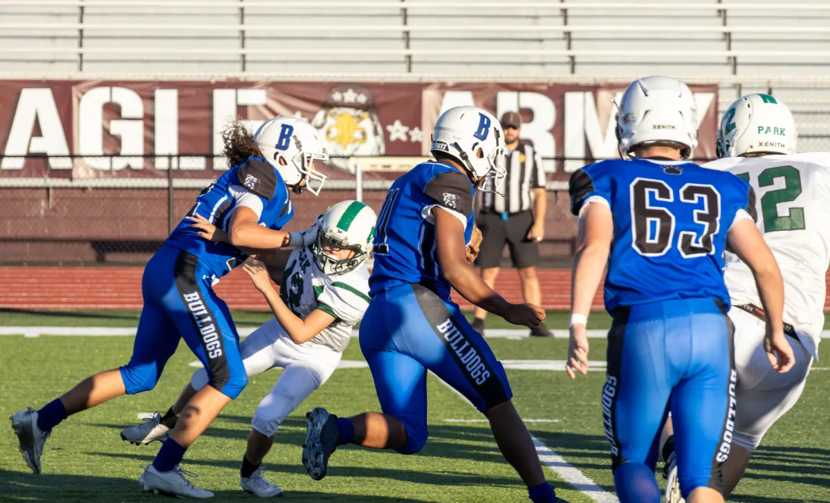 MS Football: Bulldogs bite Roadrunners in Battle for Beckley