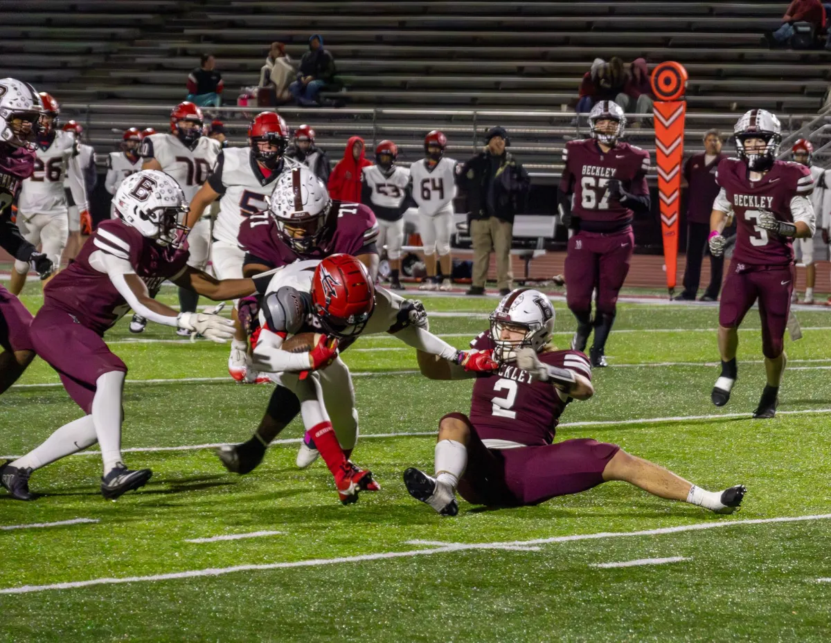HS Football: Beckley runs over Oak Hill for 49-13 win