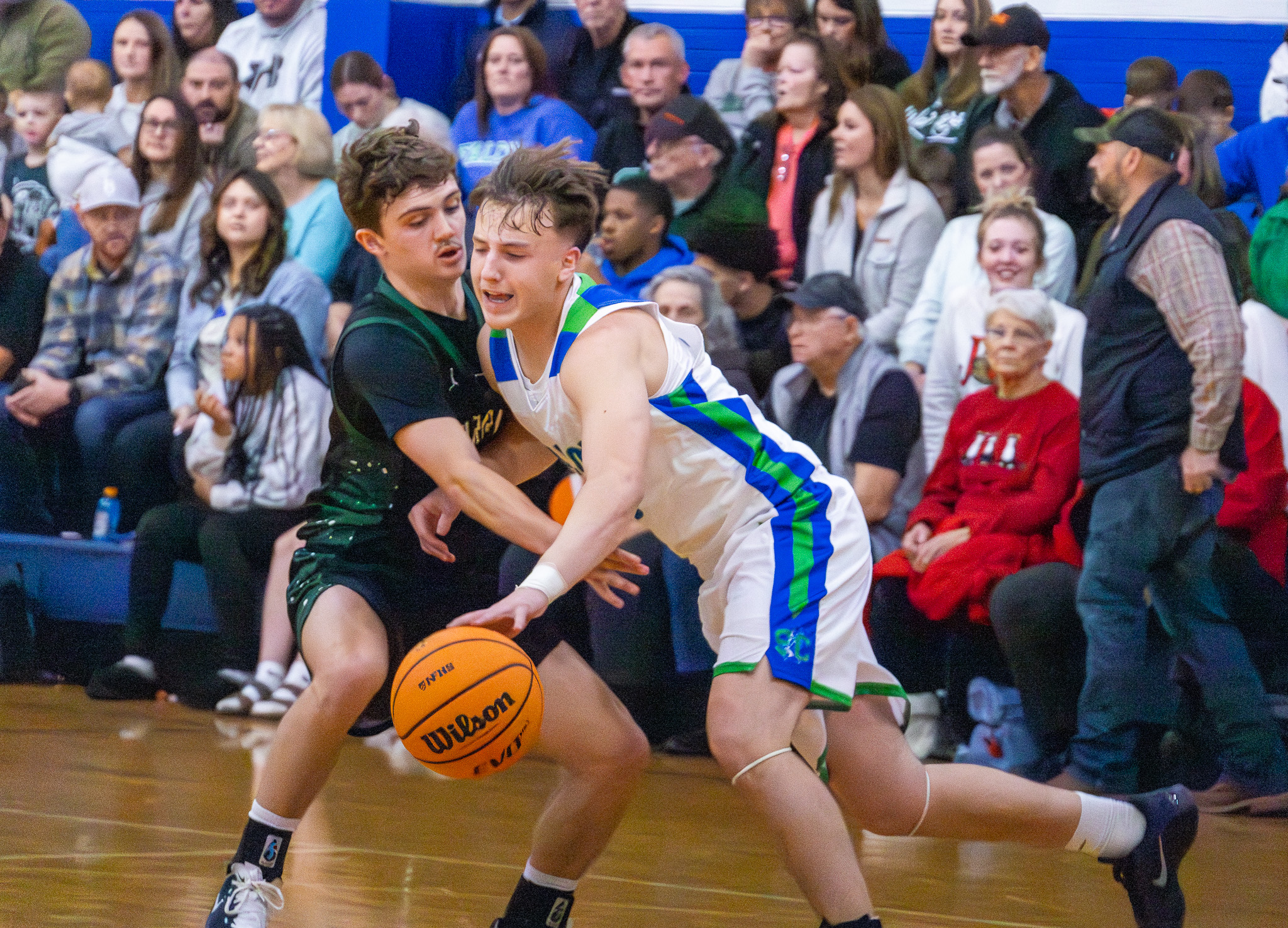 HS Boys Basketball: Wyoming East survives upset bid from Summit Christian
