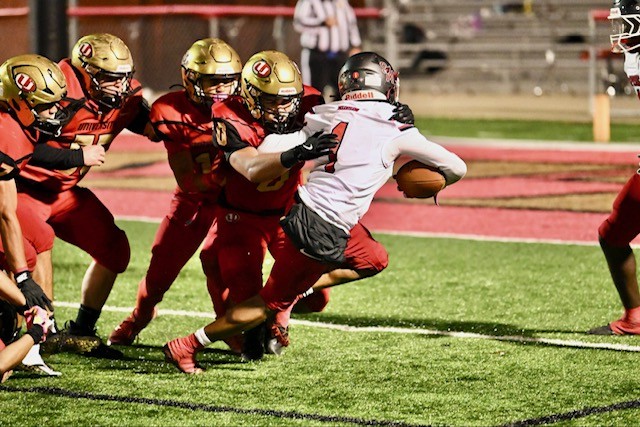 HS Football: University's Kniska wins Chuck Howley Award