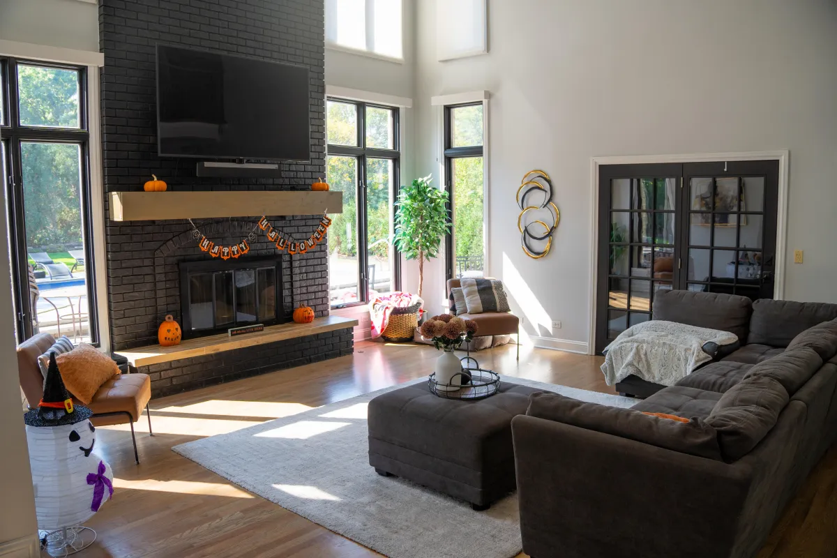A Beautiful, Freshly Cleaned by Casita Clean, Living Room in a Burr Ridge Home