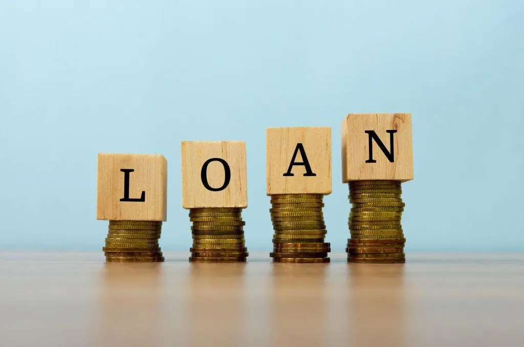 Illustration comparing auto loans and personal loans