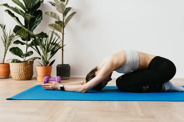Can’t Find Time to Stretch? Try This 5-Minute Mom Routine