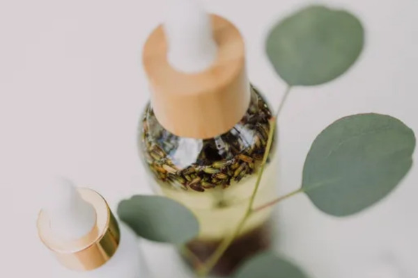 Cuidado de la piel: Rutinas sencillas para el cuidado facial diario