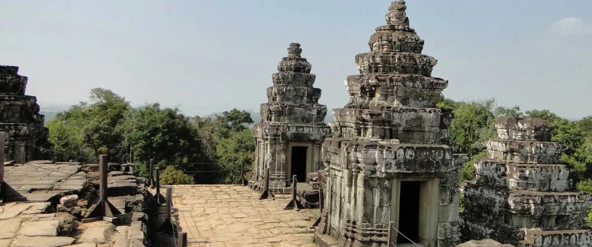 Phnom Bakheng: Mystischer Sonnenuntergang über Angkor
