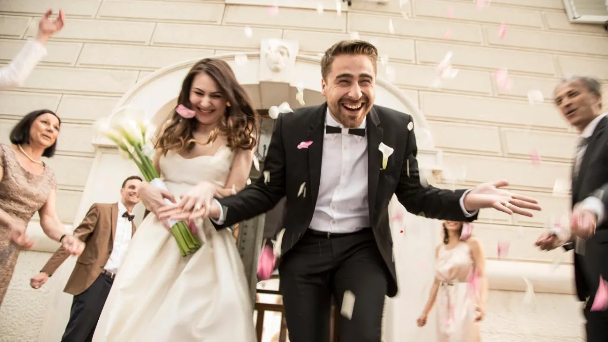 Why Candid Wedding Photos Are Stealing the Spotlight