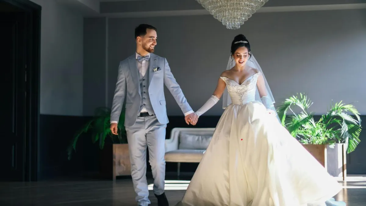 Why Every Modern Wedding Needs a Photo Booth