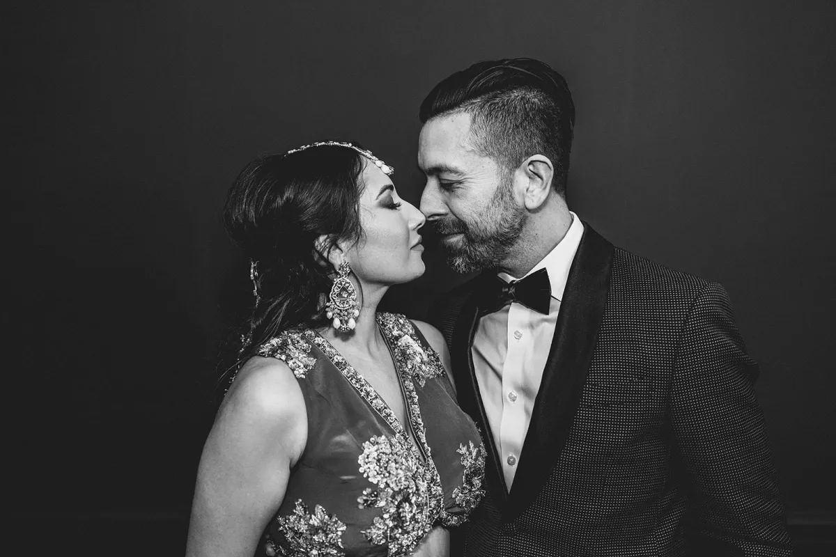 Timeless Black-and-White Poses That Tell a Story