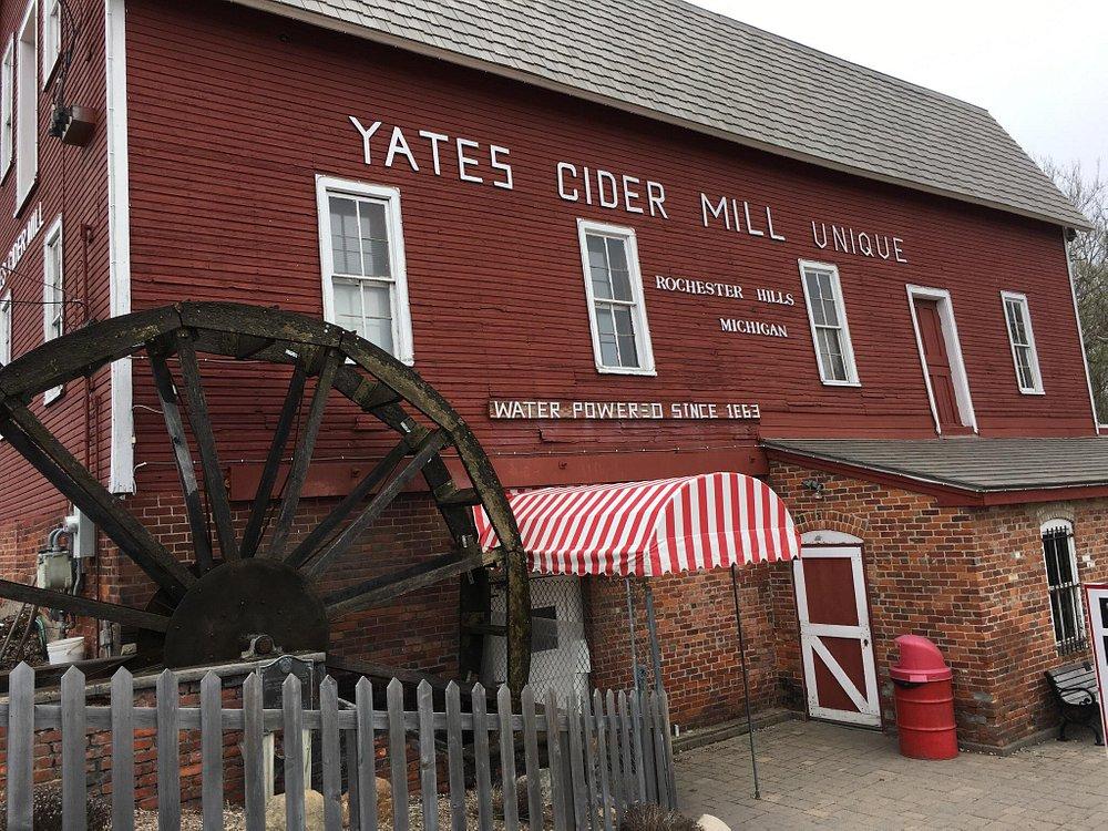 🍁Sip, Crunch, Smile: A Sweet Escape to Yates Cider Mill in Rochester Hills 🍎