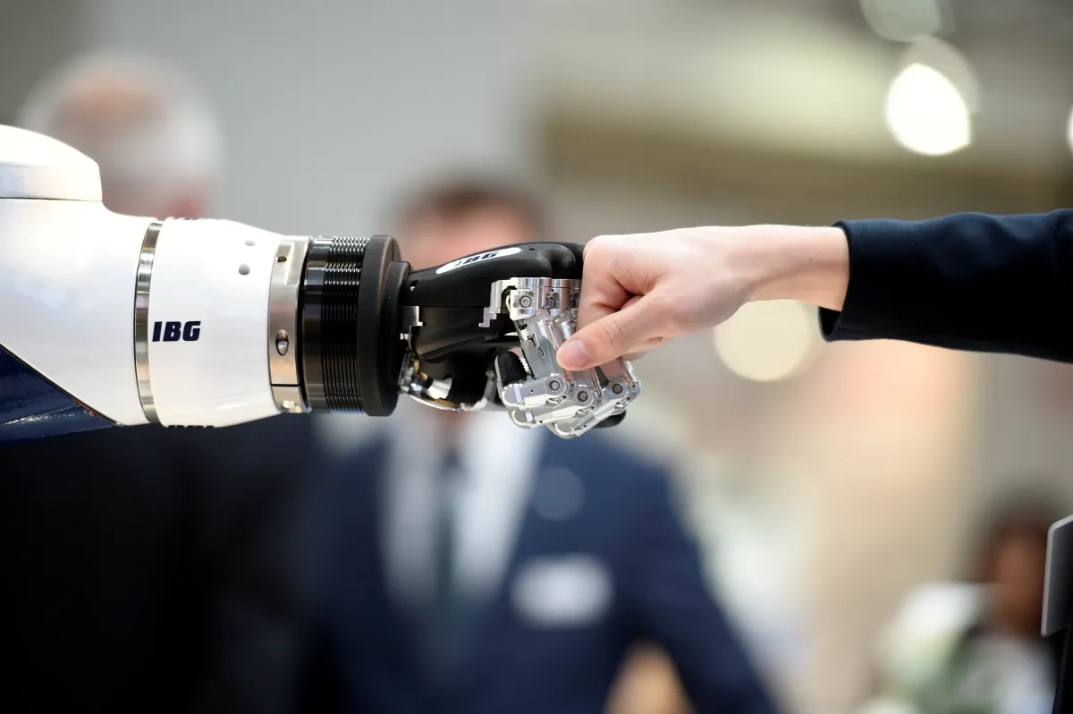 The Next 5 Years Will Change Everything: How AI and Advanced Robotics Will Reshape the Economy Faster Than We Think
