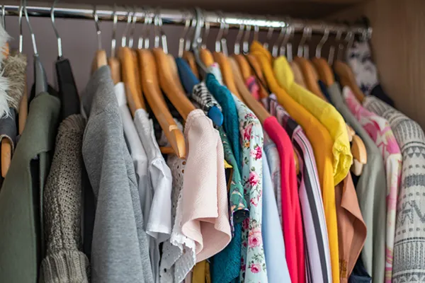 Maximizing Your Success on Poshmark: The Ultimate Guide to Sellind Second-Hand