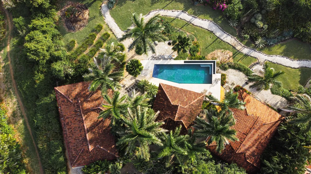 Creating an Oasis: Landscaping Ideas for Florida Pool Areas