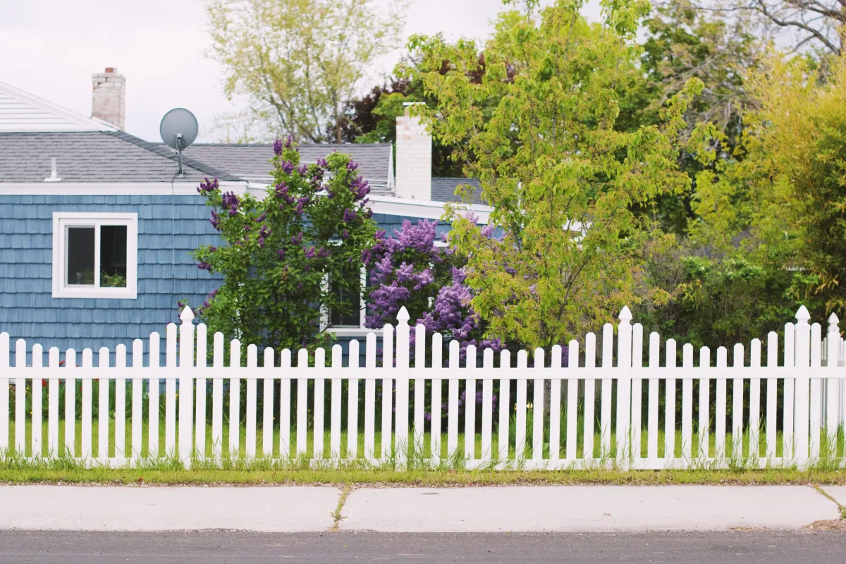 Elevating Privacy and Security: The Role of Fencing in Your Central Florida Property