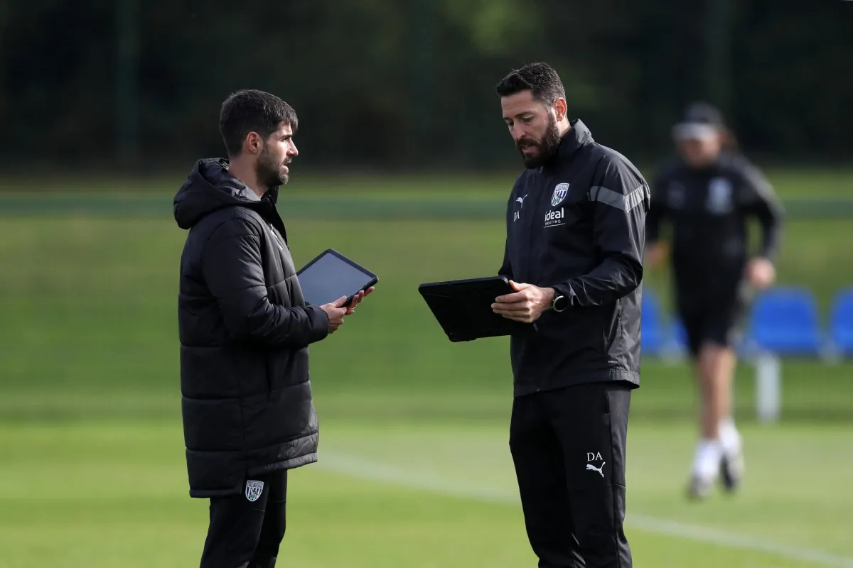The Hidden Cost of Overspecialization in Coaching
